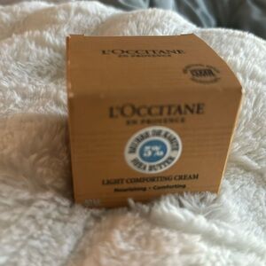 L’Occitane light comforting cream 1.7 ounces